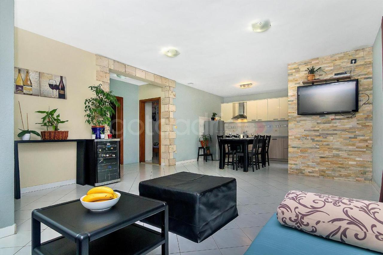 Holiday Home Darius With Hot Tub Makarska Ngoại thất bức ảnh